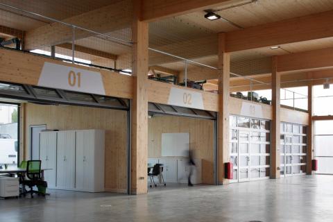Maison (jeune) Peuple