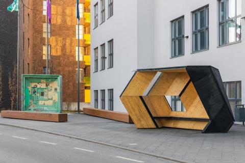 ELEMENTerial bus stop