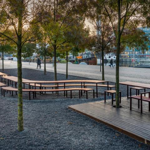 The long table at Furutorpsplatsen