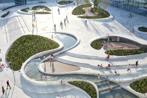 V-Plaza