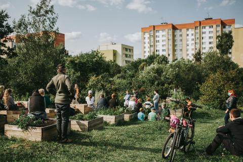 Resilient Fortress of Communities