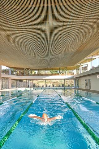 QUEEN'S SPORTS CENTRE