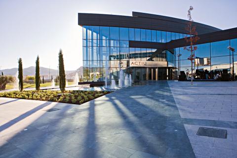 Smart platform Gaia for efficient spaces