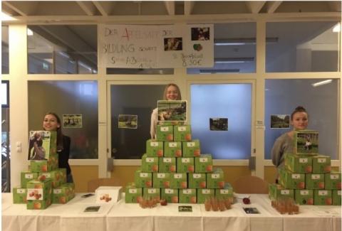 apple juice provides education