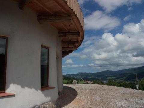 Low-cost housing with earth & soul