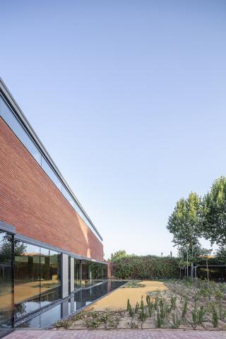 Brick pavilion in two times