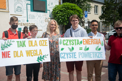 Mural with Virtual Power Station