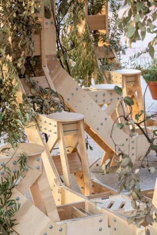 100 chairs & 3 urban lounges for Logroño