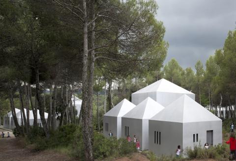 BUILDING A SOCIAL UTOPIA