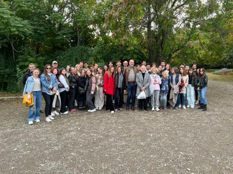 Weaving Stories - Bridging Cultures