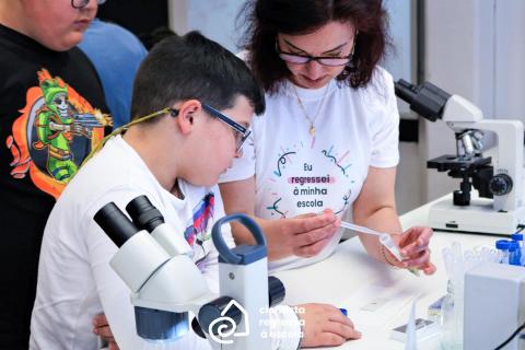 - Scientists Return to School