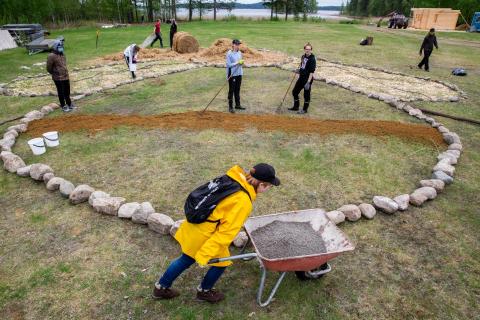 Participatory land art workshops