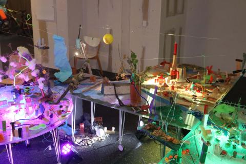 MORPHPOLY.  Educational Building Game.