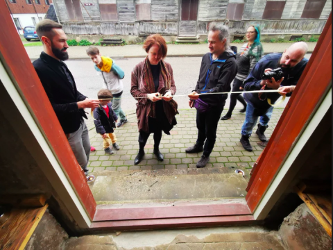 World’s smallest exhibition hall