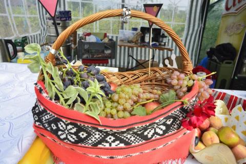 CU PEȘTELE`N BUCATE