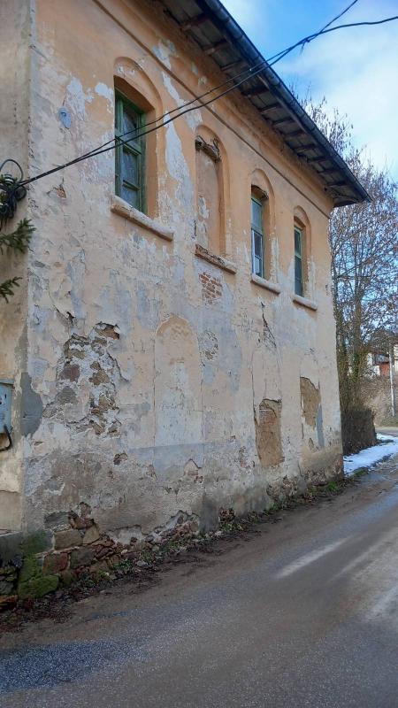 Svezhen, 1880 “School” building Revival