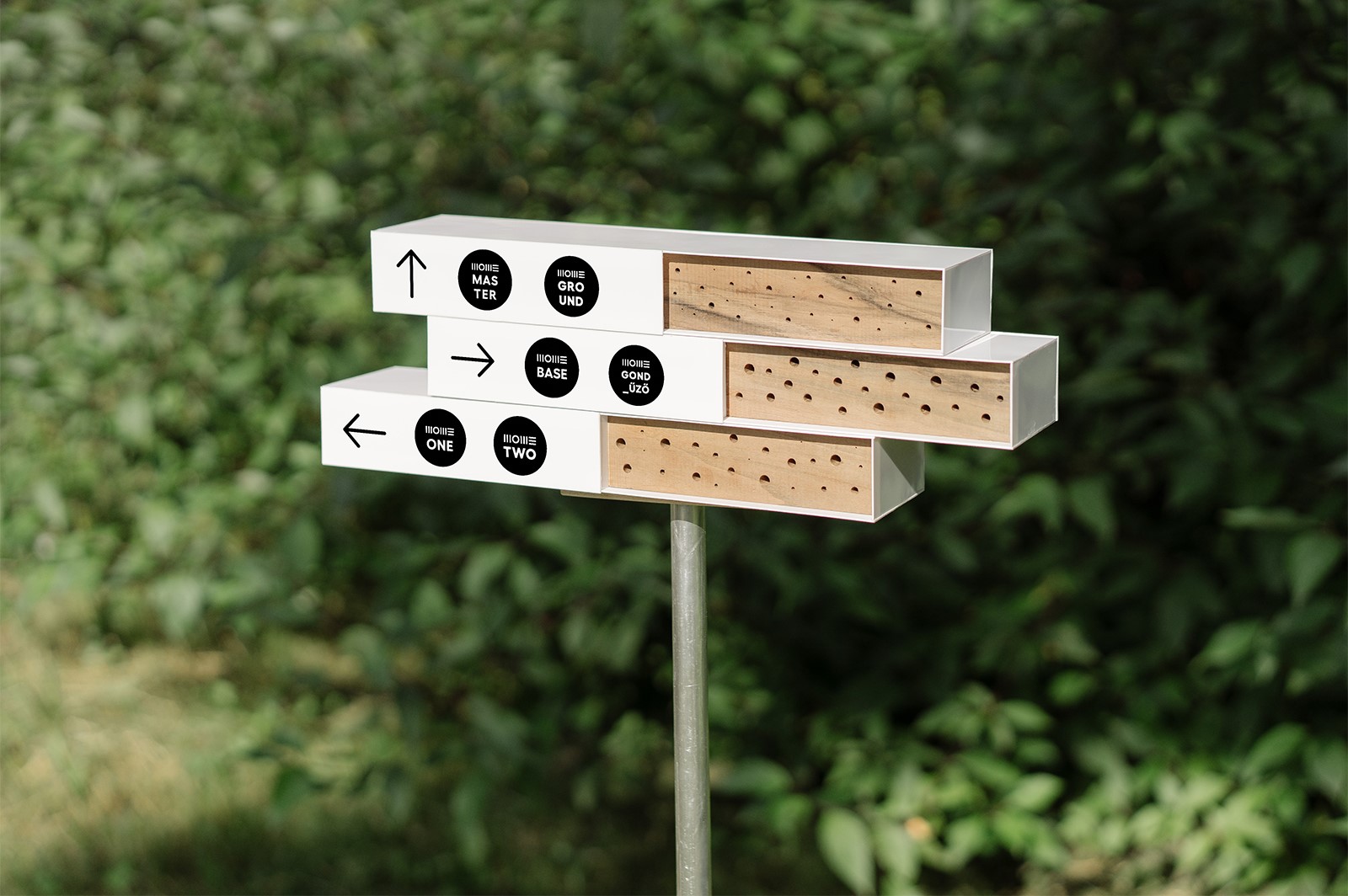 1_Pollino_Prototype_for_MOME_Campus_WayfindingSign.jpg